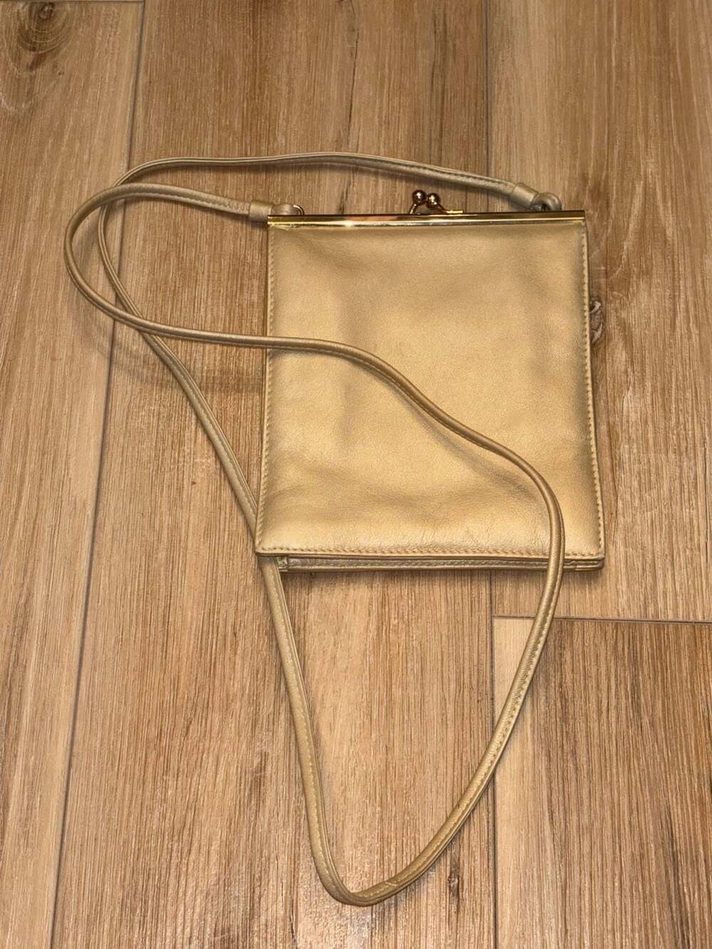 Bechamel Vintage Gold Leather Kiss Lock Crossbody Shoulder Bag
